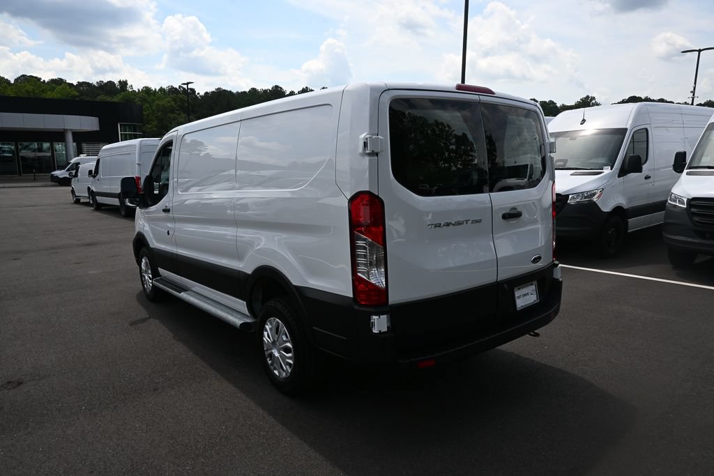 Used 2025 Ford Transit 250 Low Roof w/ Exterior Upgrade Package RWD image 4