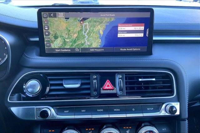 Used 2023 Genesis G70 2.0T image 36