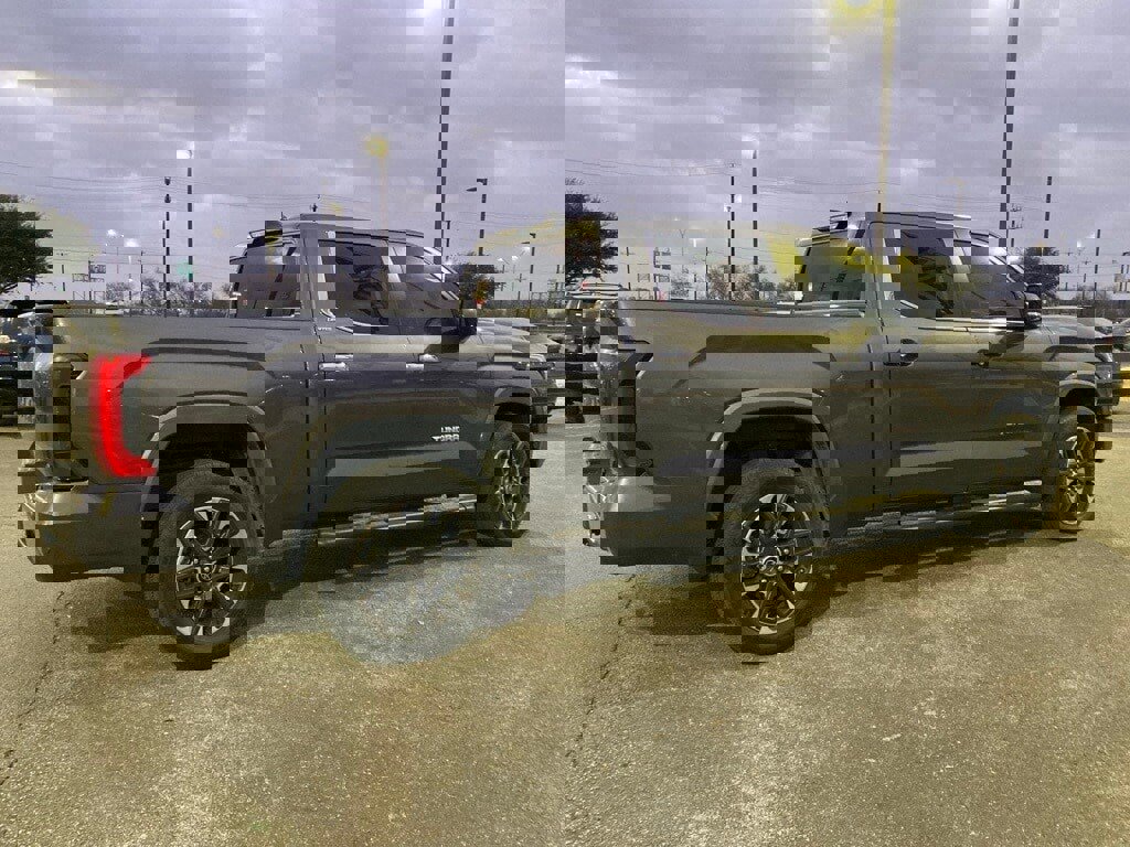 Used 2024 Toyota Tundra Limited w/ Power Package image 5