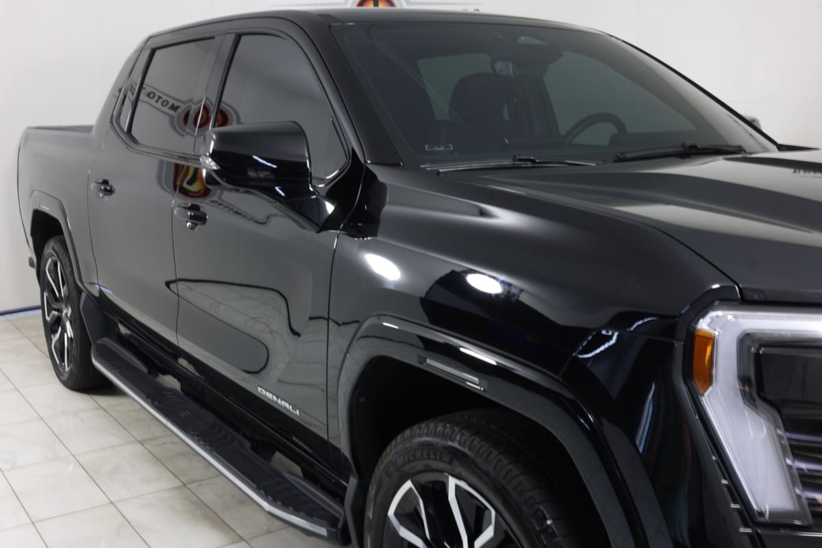 Used 2025 GMC Sierra EV Denali AWD/4WD image 38