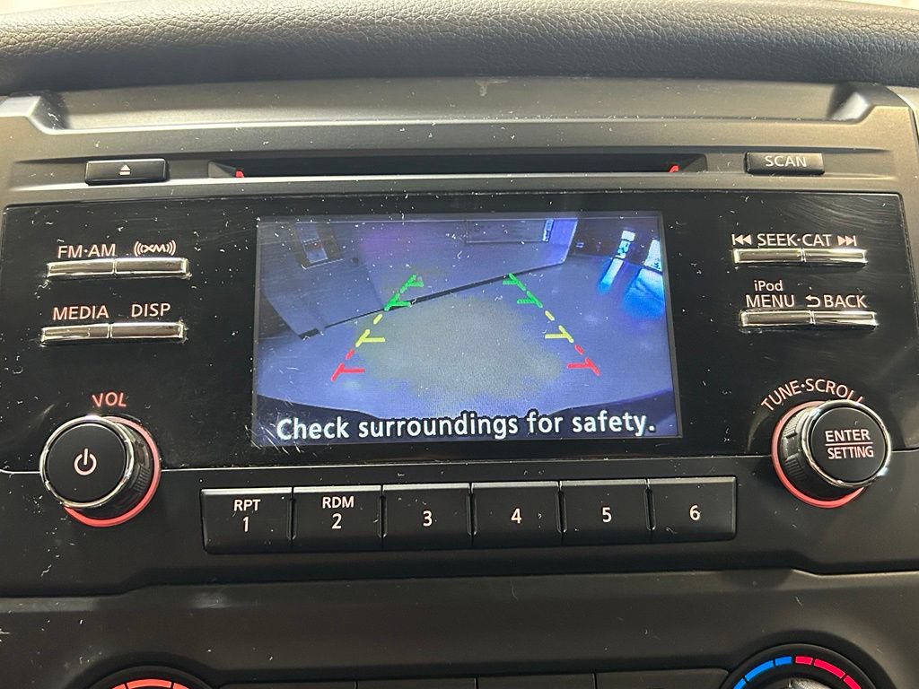 Used 2018 Nissan Titan SV AWD/4WD image 15