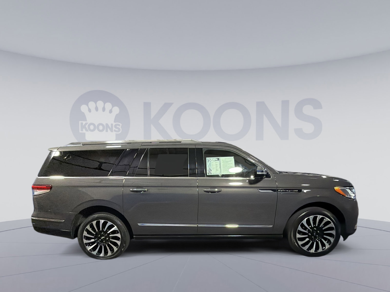 Used 2023 Lincoln Navigator L Black Label AWD/4WD image 8