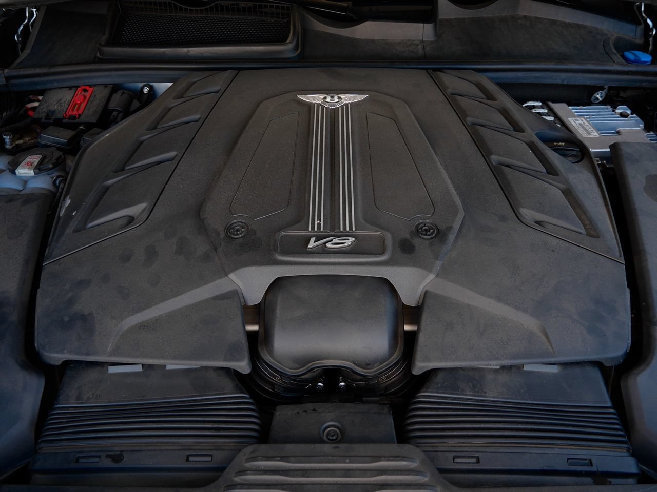 Used 2022 Bentley Bentayga AWD/4WD image 26