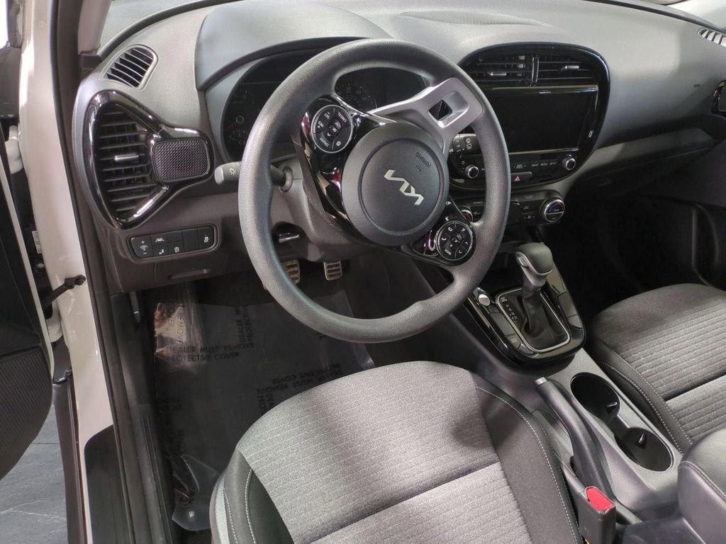 Used 2022 Kia Soul S image 11