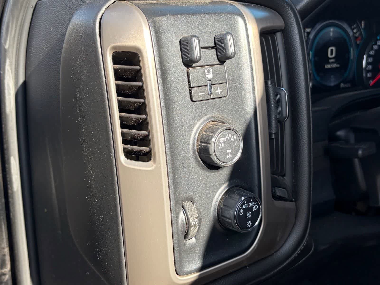 Used 2018 GMC Sierra 1500 Denali w/ Denali Ultimate Package AWD/4WD image 10
