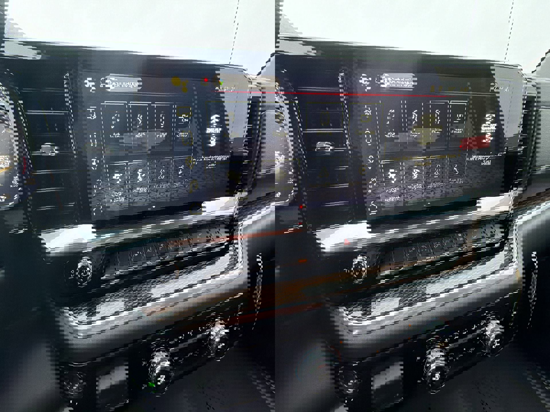 New 2026 GMC Sierra 1500 SLE image 13