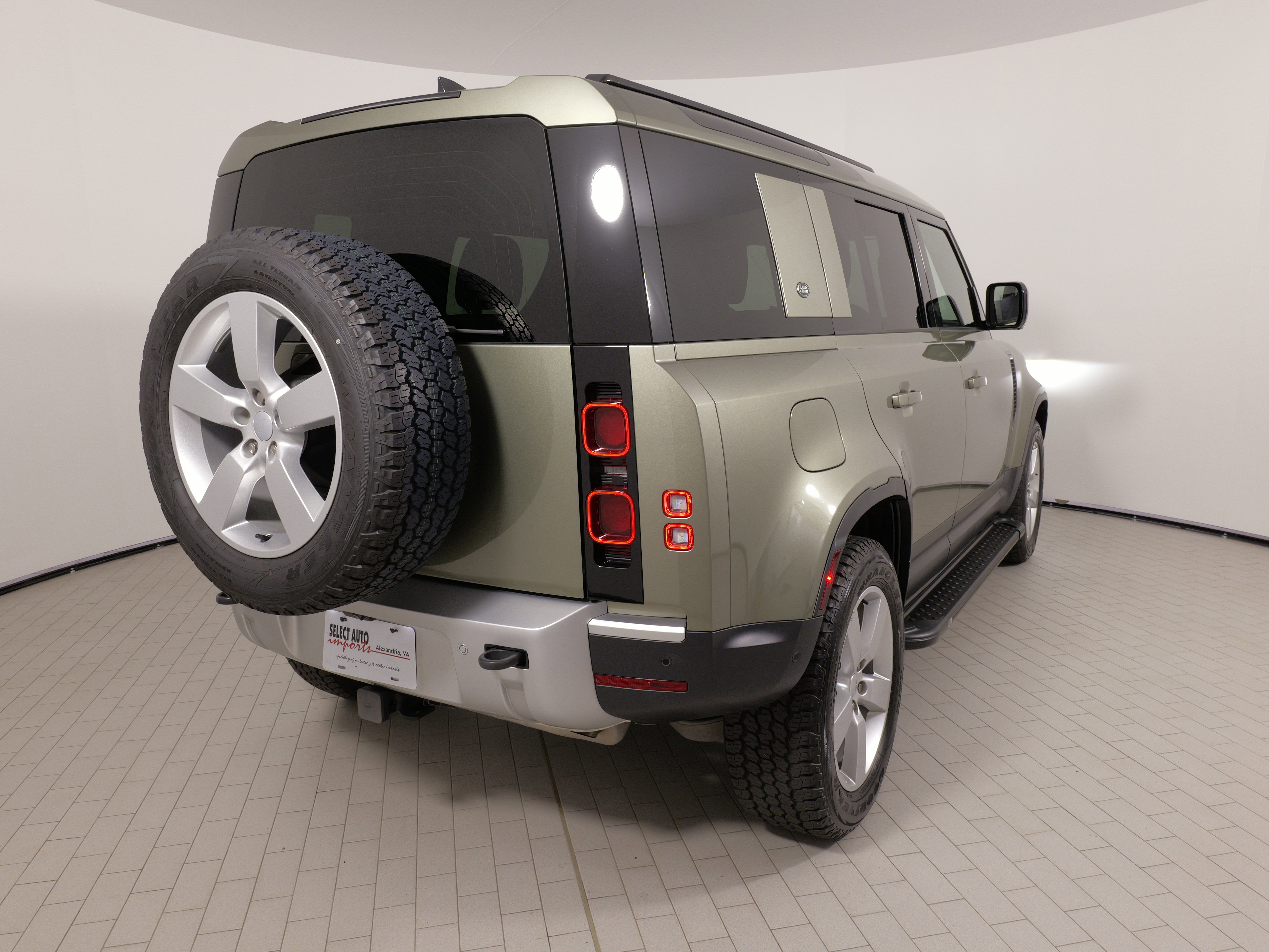 Used 2024 Land Rover Defender 110 S AWD/4WD image 12