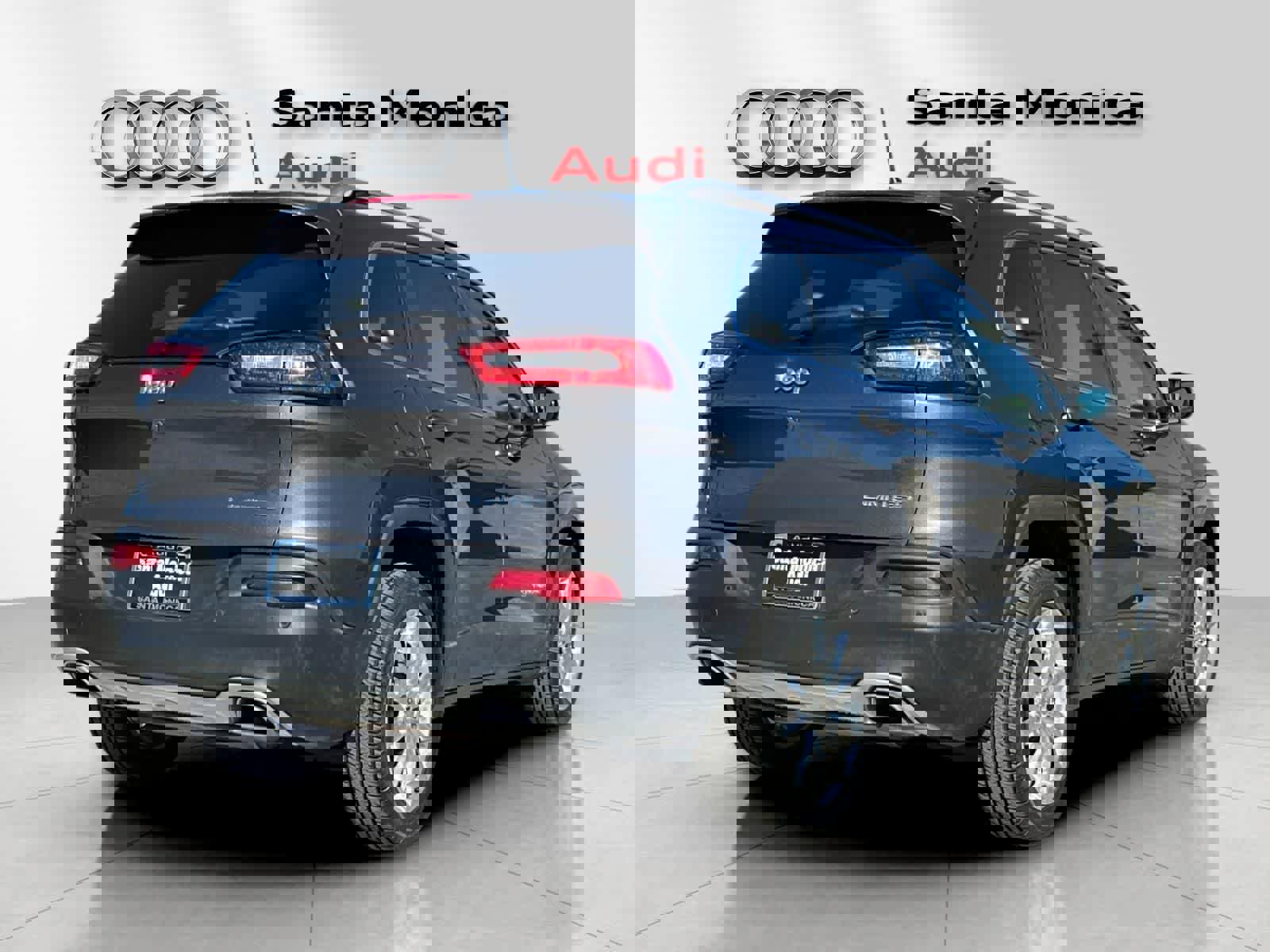 Used 2016 Jeep Cherokee Limited w/ Luxury Group image 2