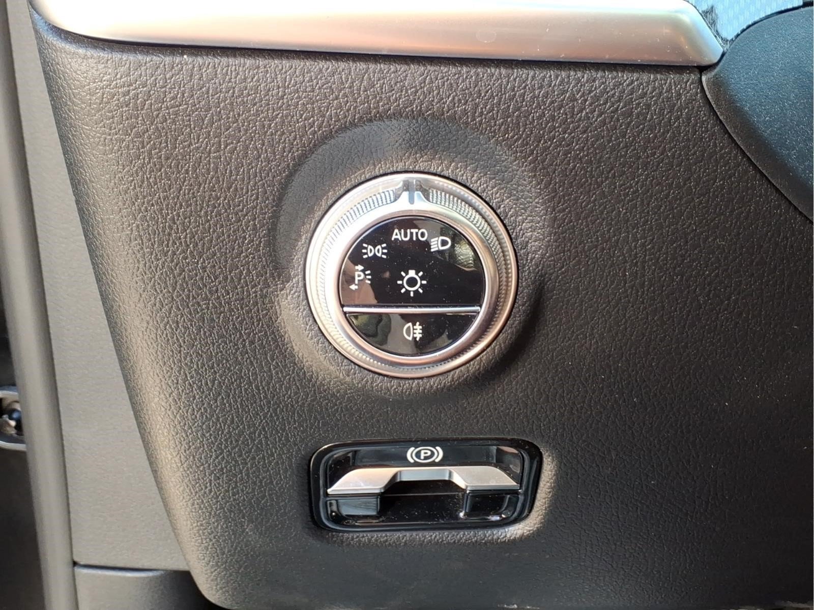 Used 2023 Mercedes-Benz C 300 4MATIC Sedan image 19