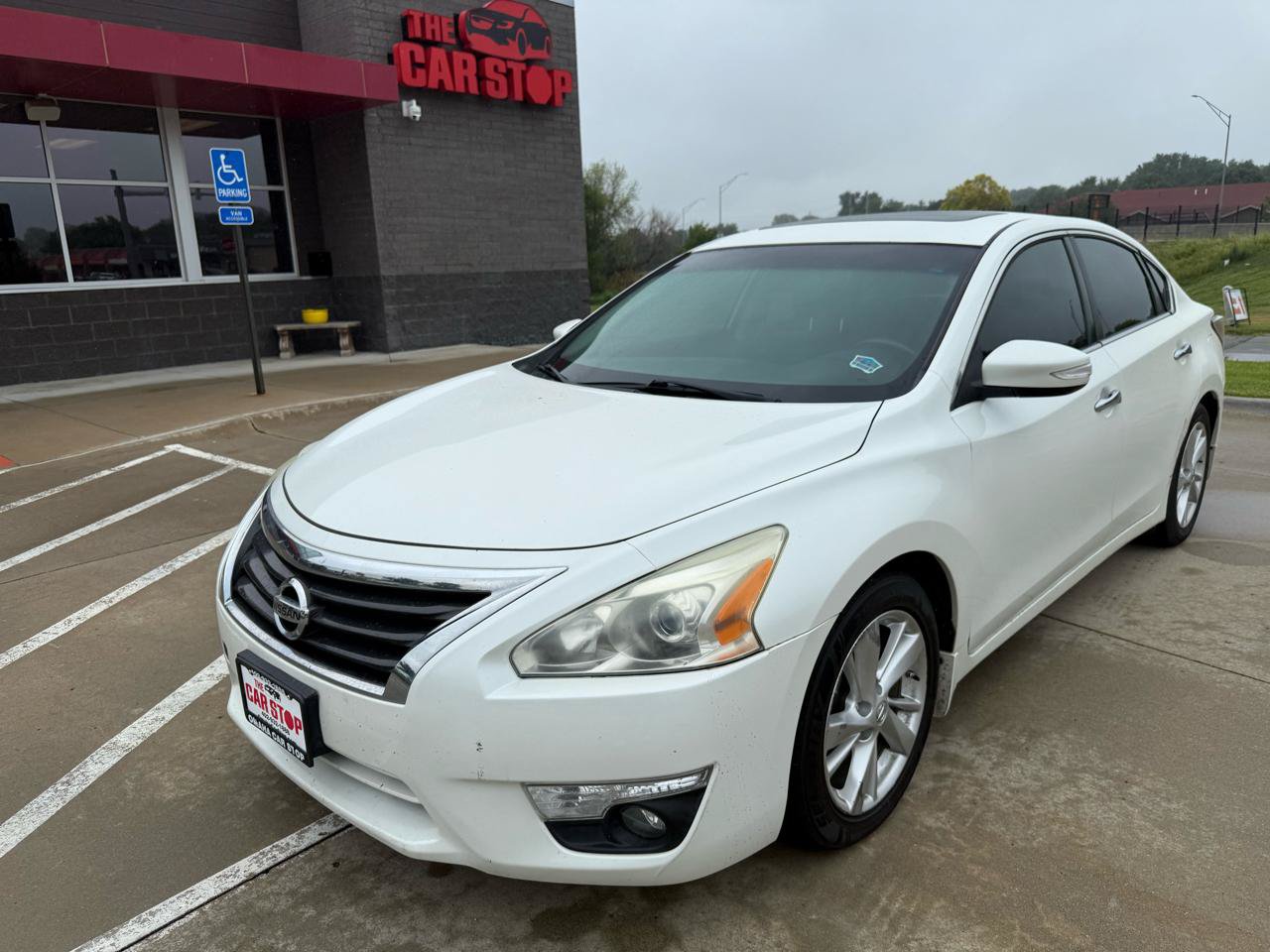 Used 2015 Nissan Altima 2.5 SL w/ Moonroof Package FWD image 2