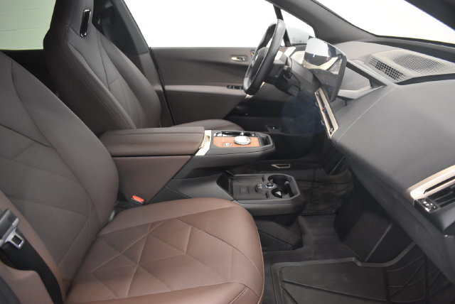 Used 2023 BMW iX M60 w/ Executive Package AWD/4WD image 19