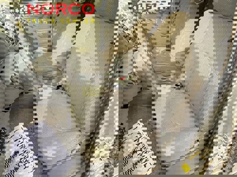 Used 2017 Nissan Frontier SV image 17