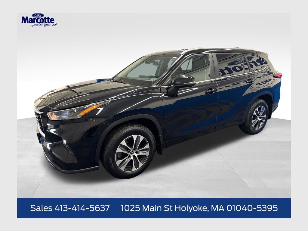 Used 2023 Toyota Highlander XLE AWD/4WD image 1