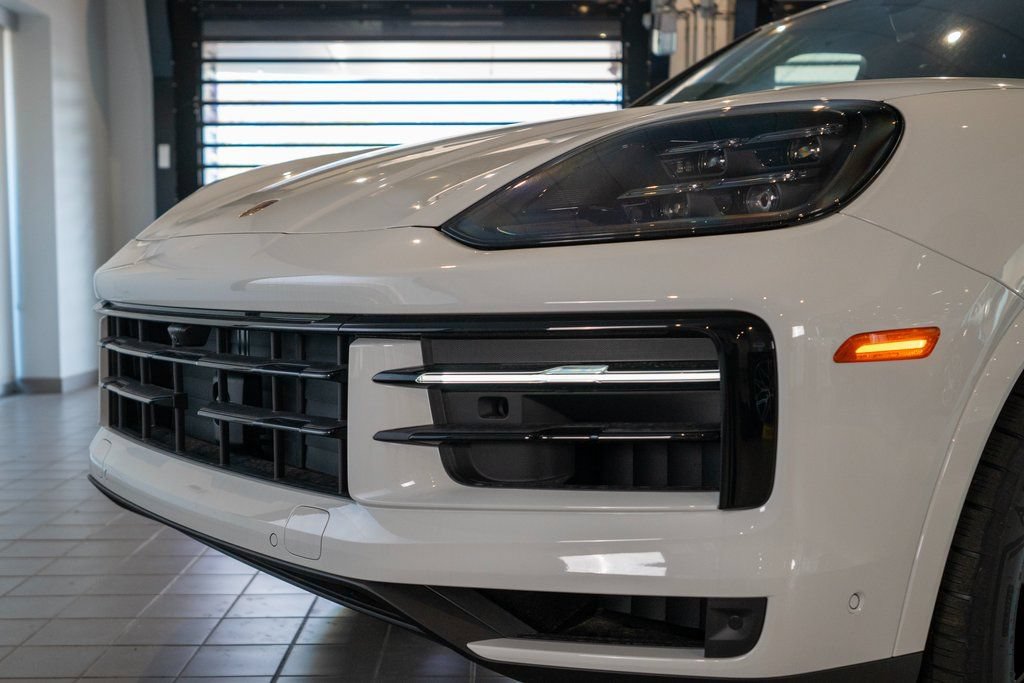 New 2025 Porsche Cayenne AWD/4WD image 11