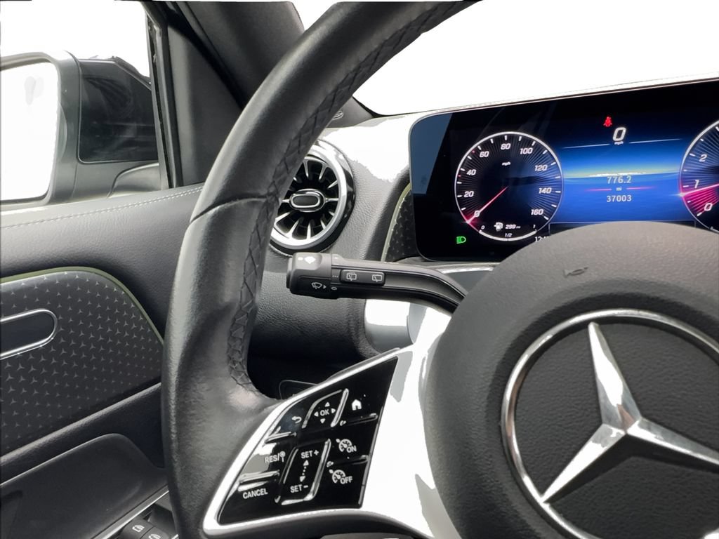 Used 2025 Mercedes-Benz GLB 250 4MATIC image 38