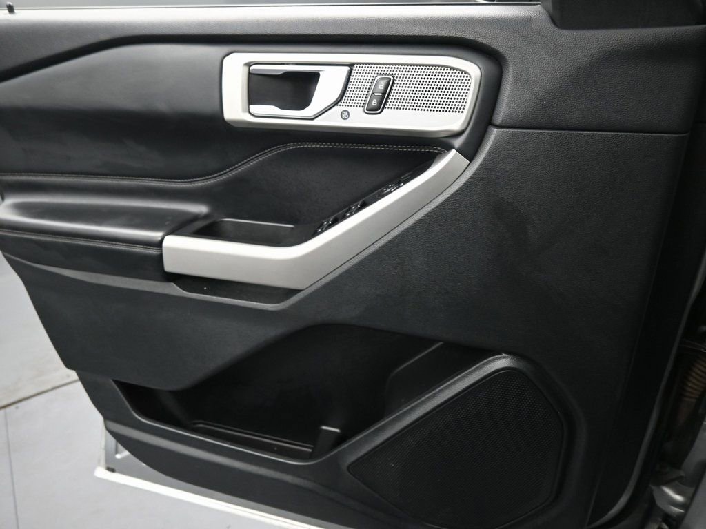 Used 2023 Ford Explorer Limited image 23