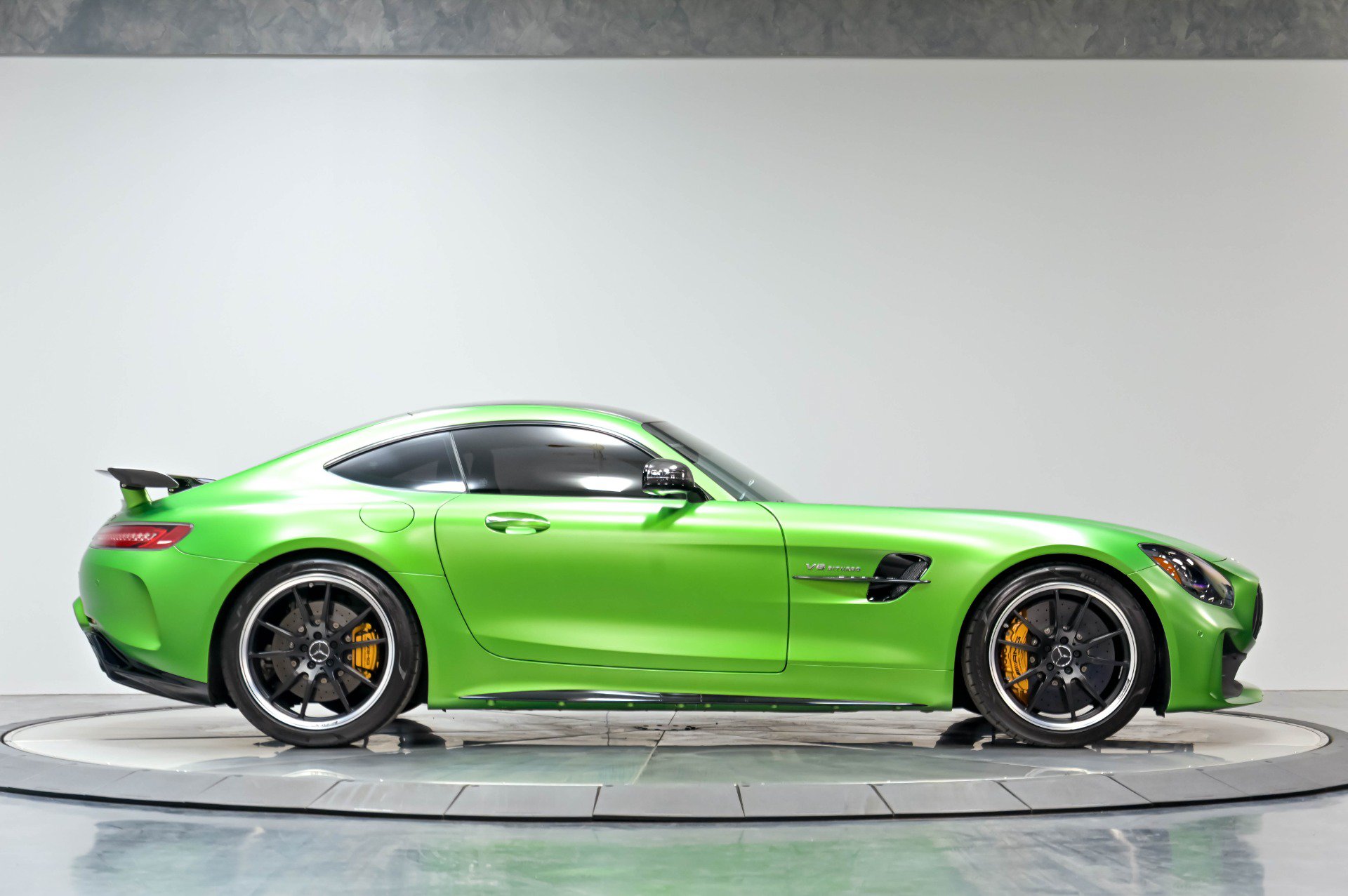 Used 2018 Mercedes-Benz AMG GT R image 18