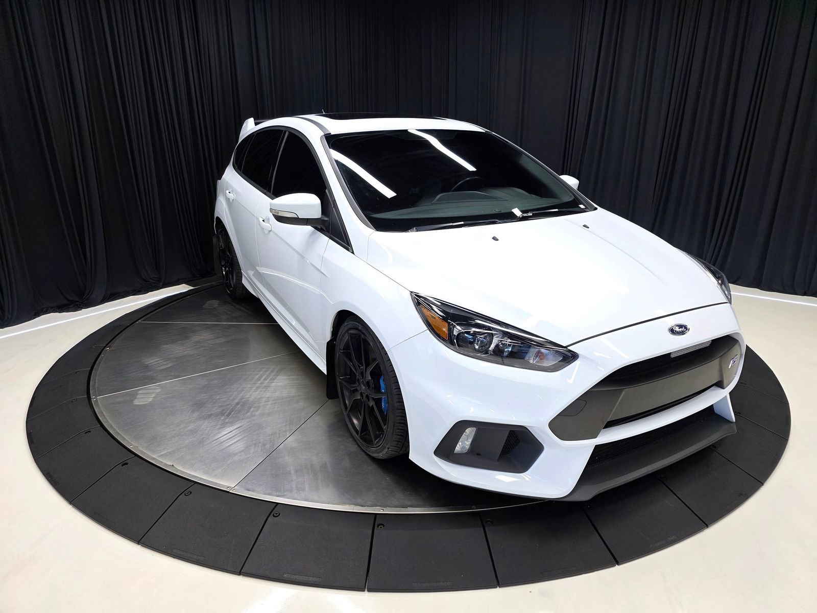 Used 2017 Ford Focus RS AWD/4WD image 7
