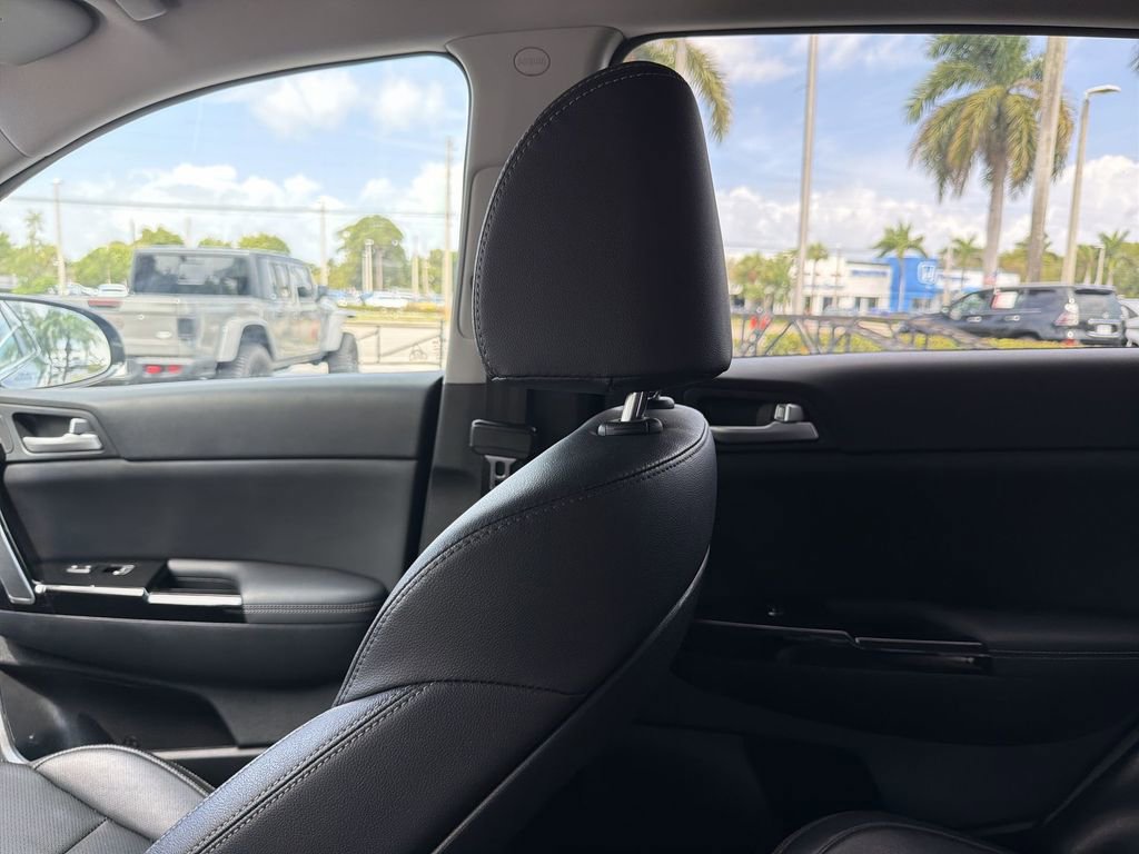 Used 2021 Kia Sportage EX image 12