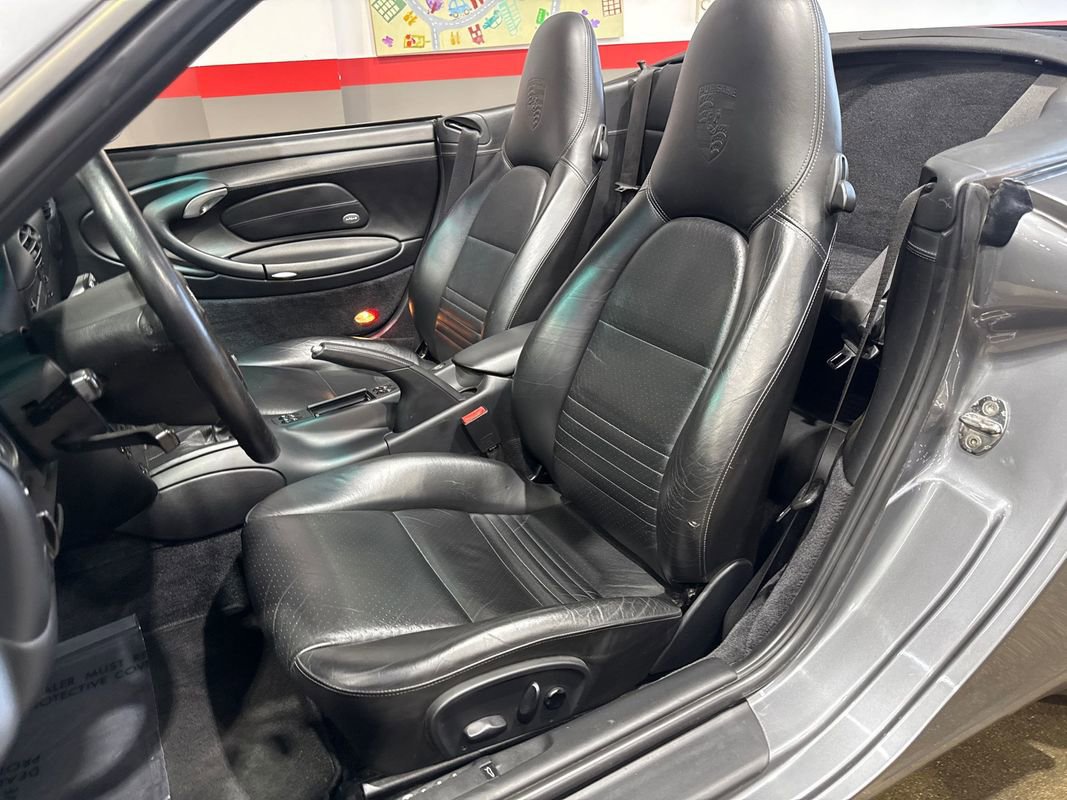 Used 2001 Porsche 911 Carrera 4 AWD/4WD image 94