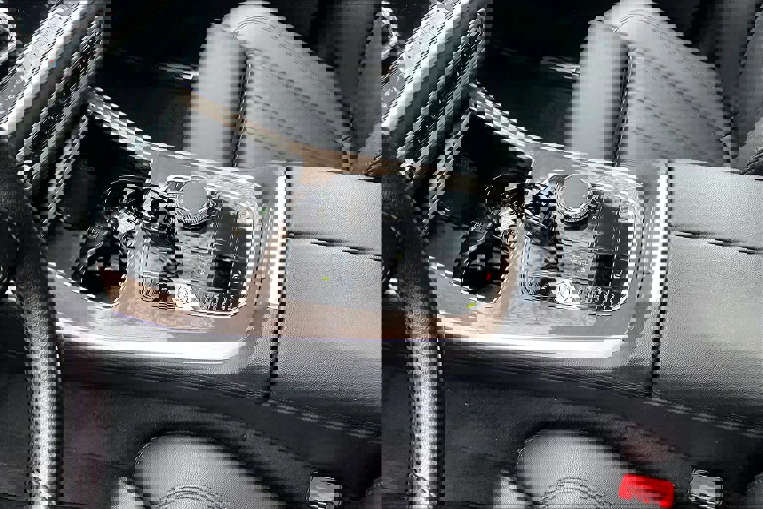 Used 2022 BMW X5 xDrive40i w/ Premium Package image 16