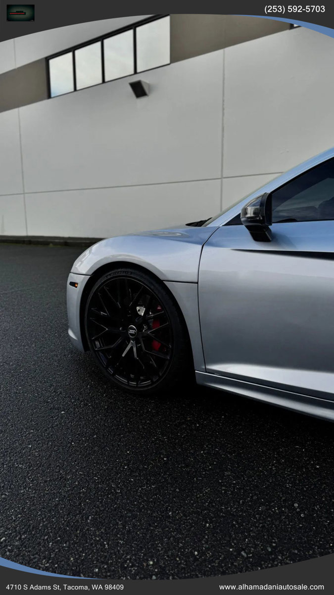 Used 2017 Audi R8 V10 w/ Carbon Exterior Package image 13