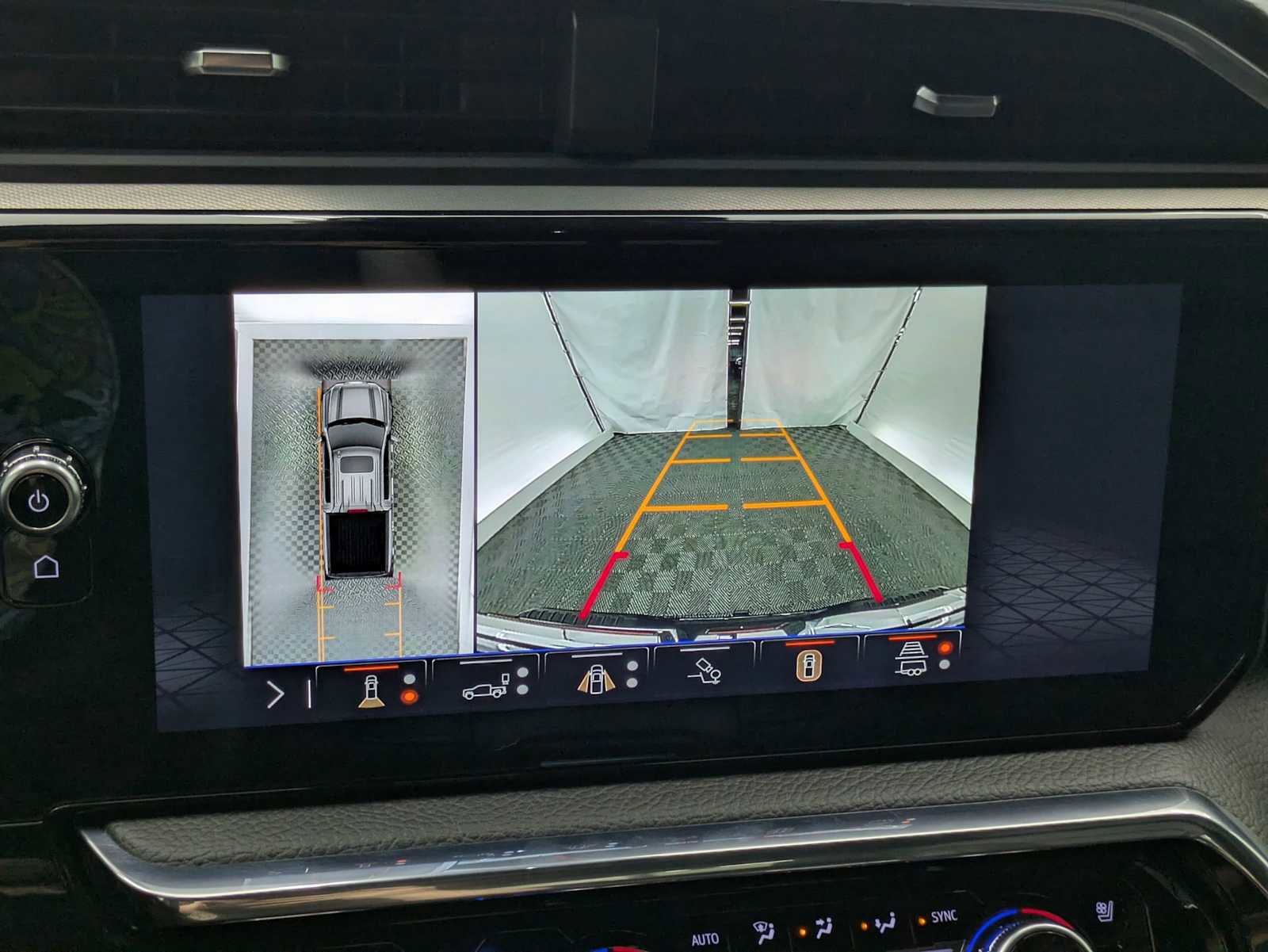 Used 2025 GMC Sierra 1500 Denali w/ Technology Package AWD/4WD image 28