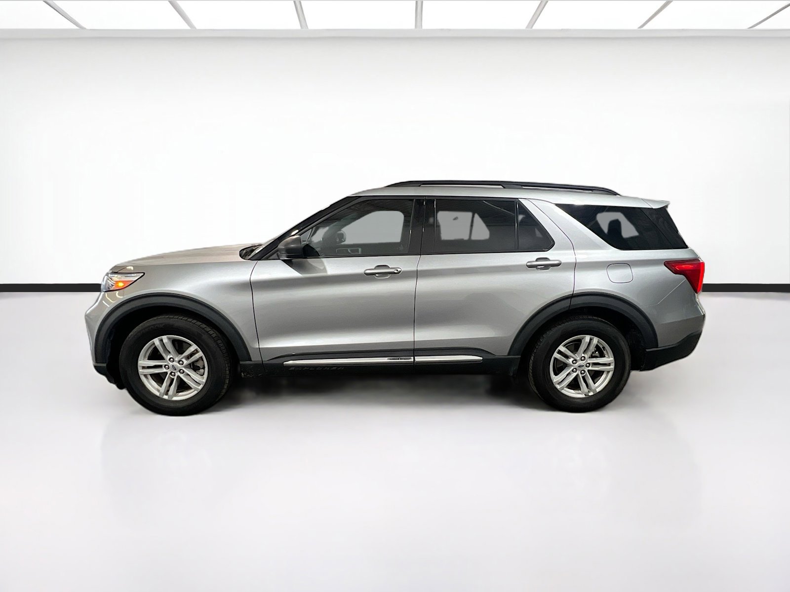 Used 2022 Ford Explorer XLT image 22