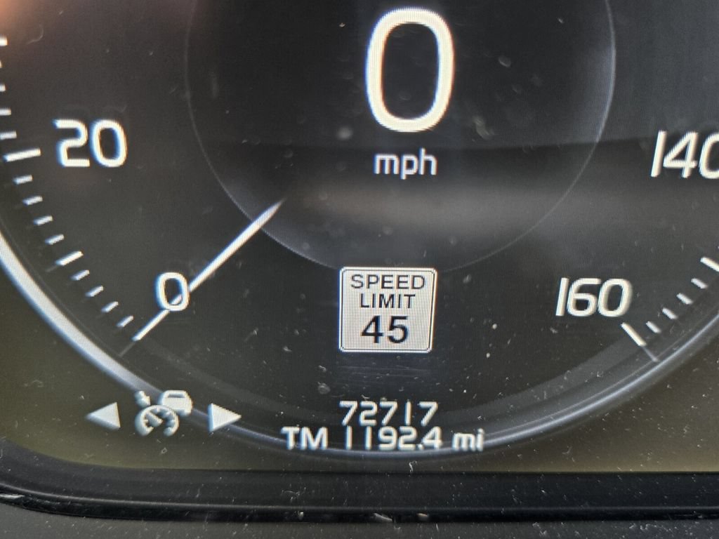 Used 2020 Volvo XC90 T6 Momentum AWD/4WD image 22