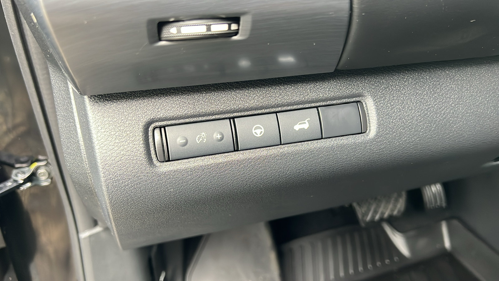 Used 2025 Nissan Pathfinder Rock Creek AWD/4WD image 29