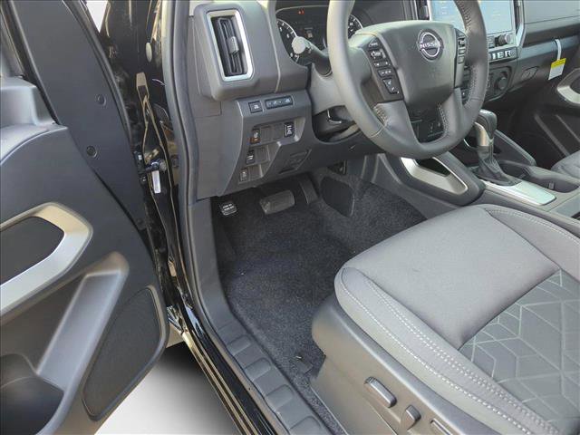 New 2025 Nissan Frontier SV w/ SV Convenience Package image 4