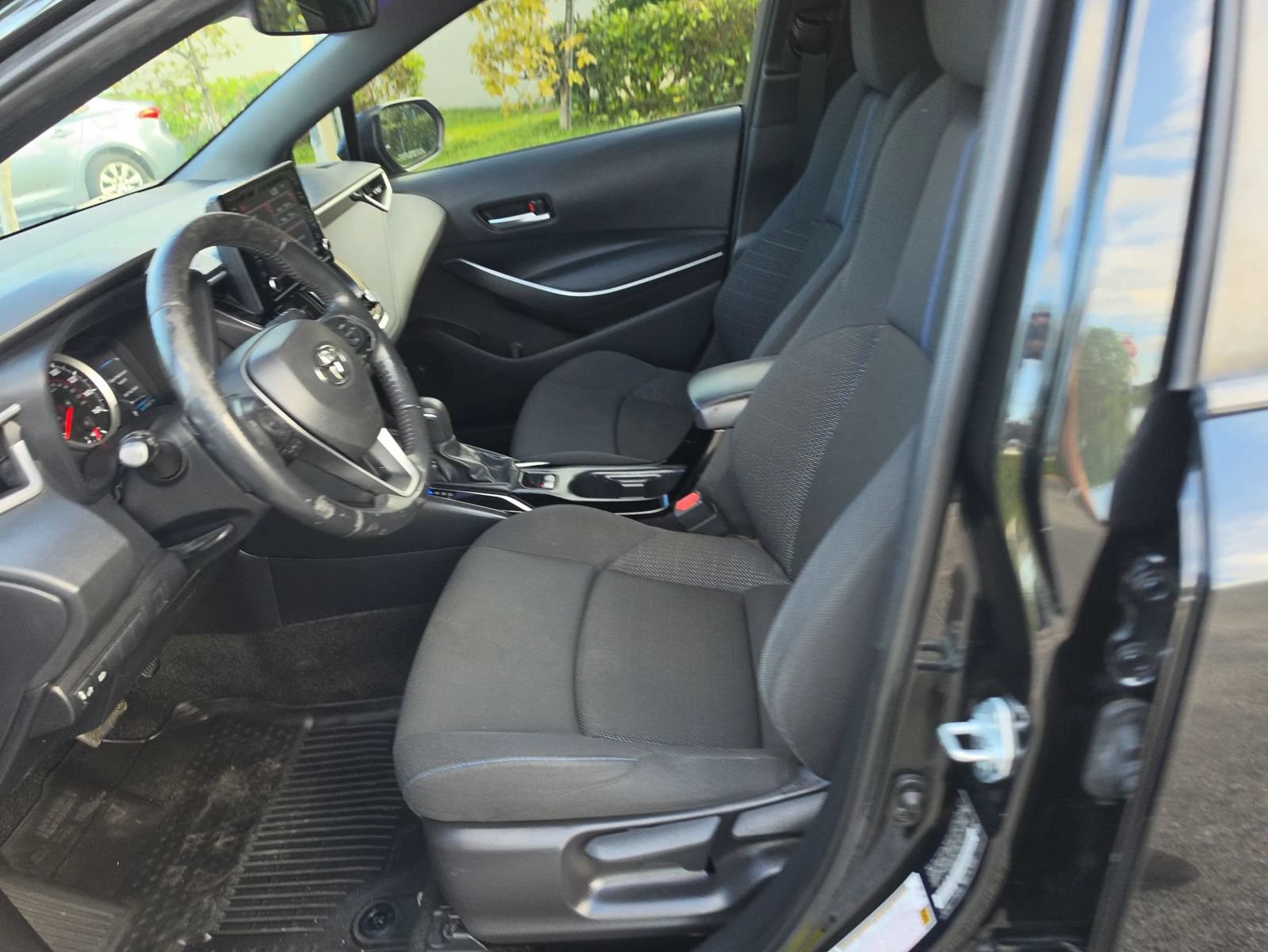 Used 2022 Toyota Corolla SE FWD image 9