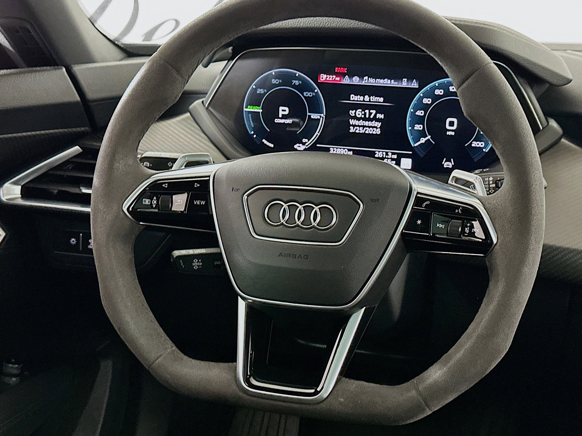 Used 2024 Audi e-tron GT Premium Plus image 8