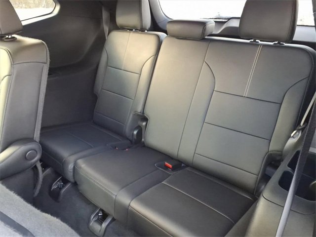 Used 2024 GMC Acadia Elevation image 9