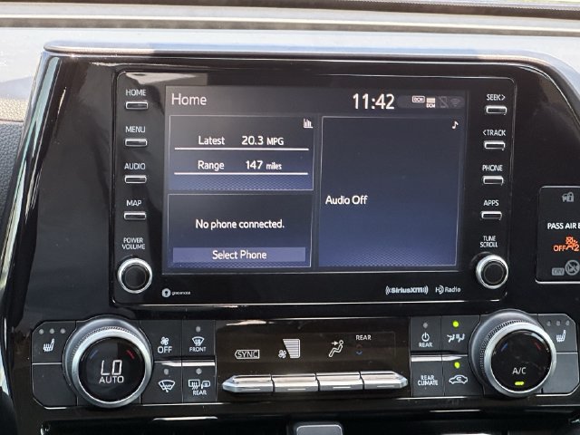 Used 2021 Toyota Highlander XLE AWD/4WD image 17