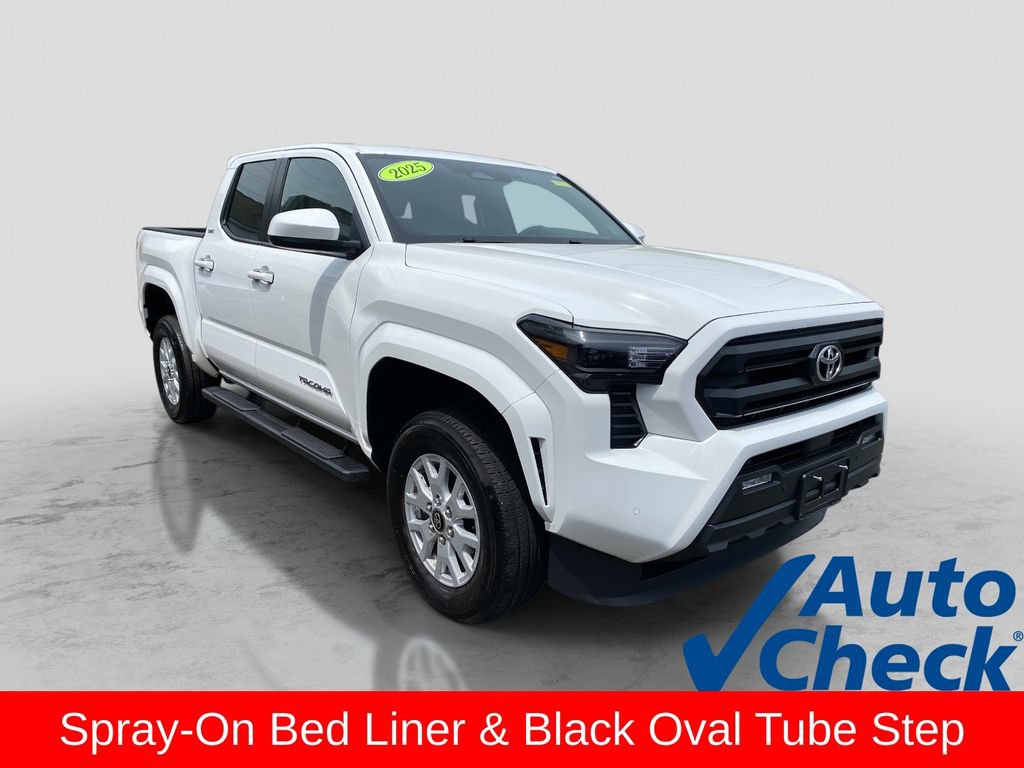 Used 2025 Toyota Tacoma SR5 AWD/4WD image 9
