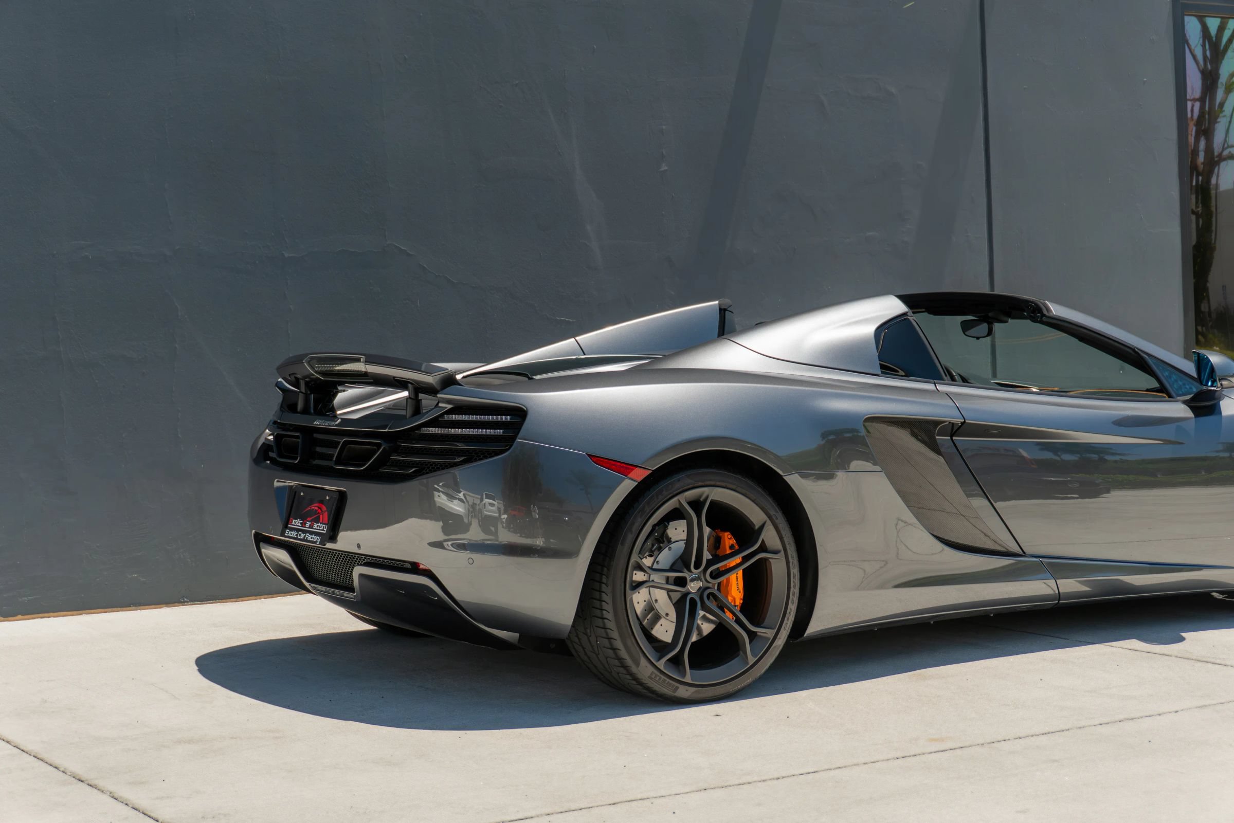 Used 2014 McLaren MP4-12C Spider RWD image 40