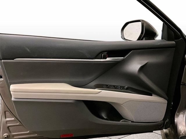 Used 2021 Toyota Camry LE FWD image 22