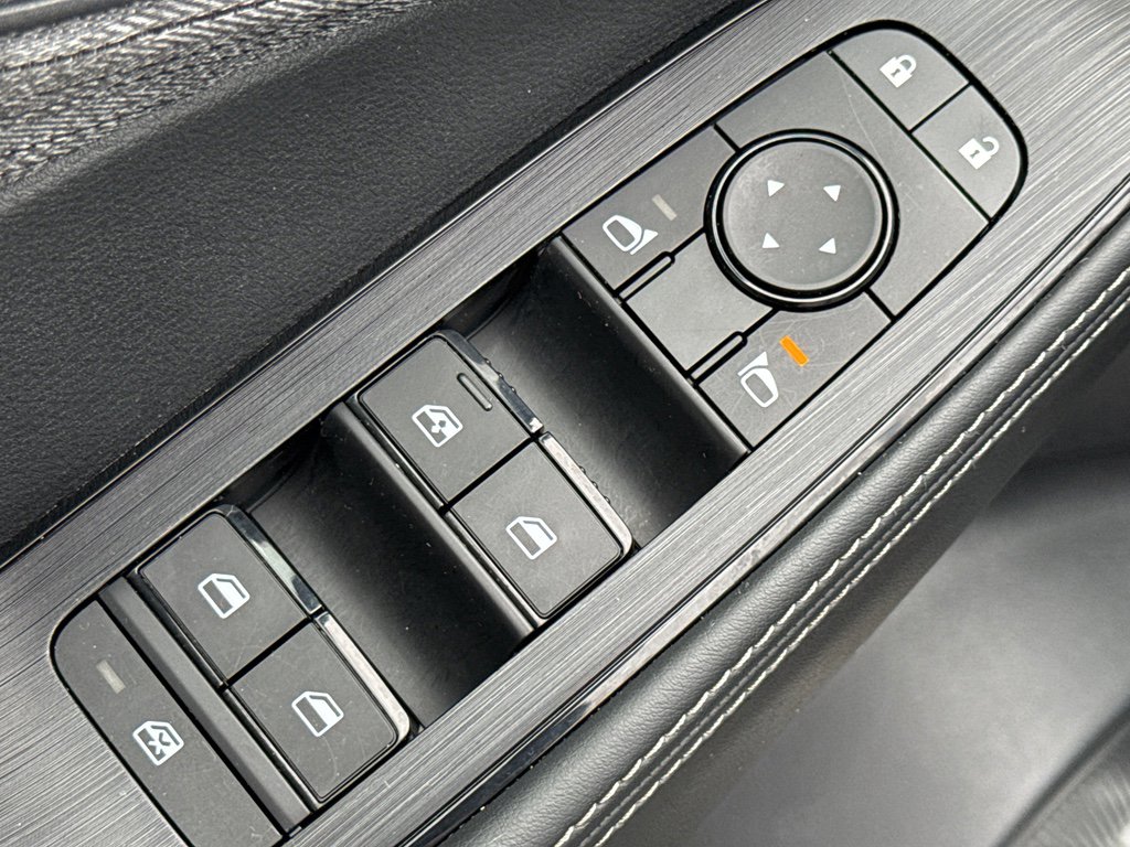 Certified 2023 Nissan Rogue SV image 12