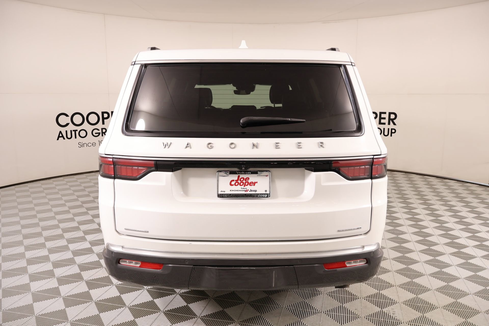 Used 2022 Jeep Wagoneer Series III w/ Premium Group I AWD/4WD image 24