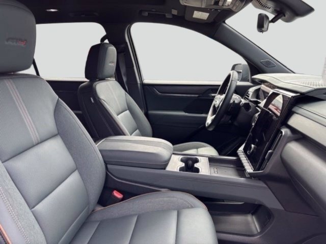 Used 2026 GMC Acadia AT4 w/ Luxury Package AWD/4WD image 10