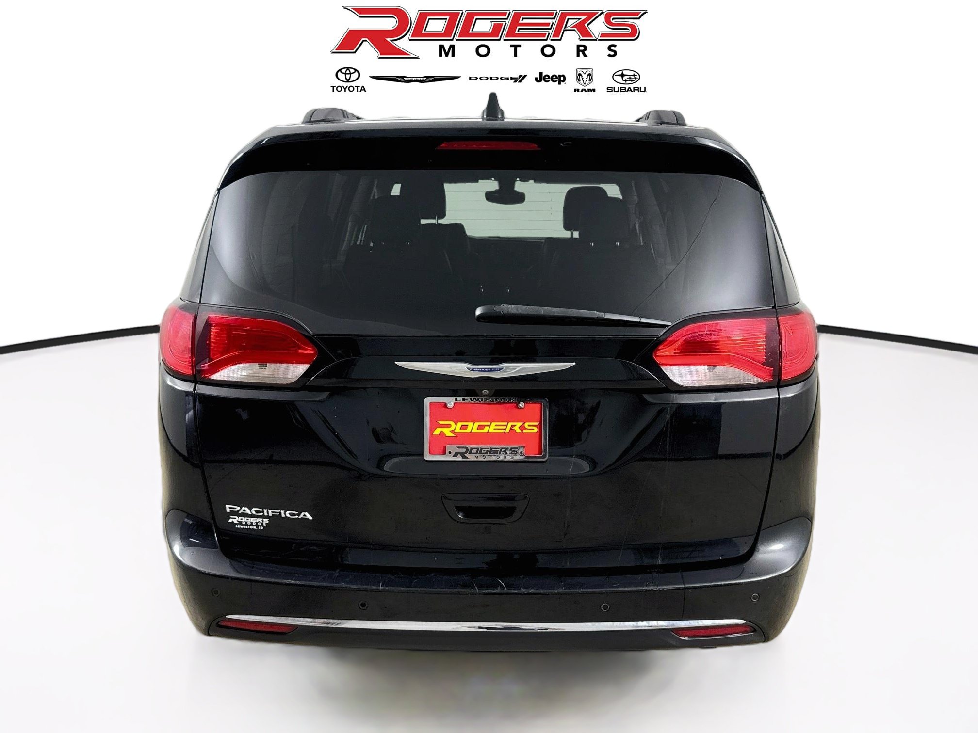 Used 2017 Chrysler Pacifica Touring-L FWD image 7