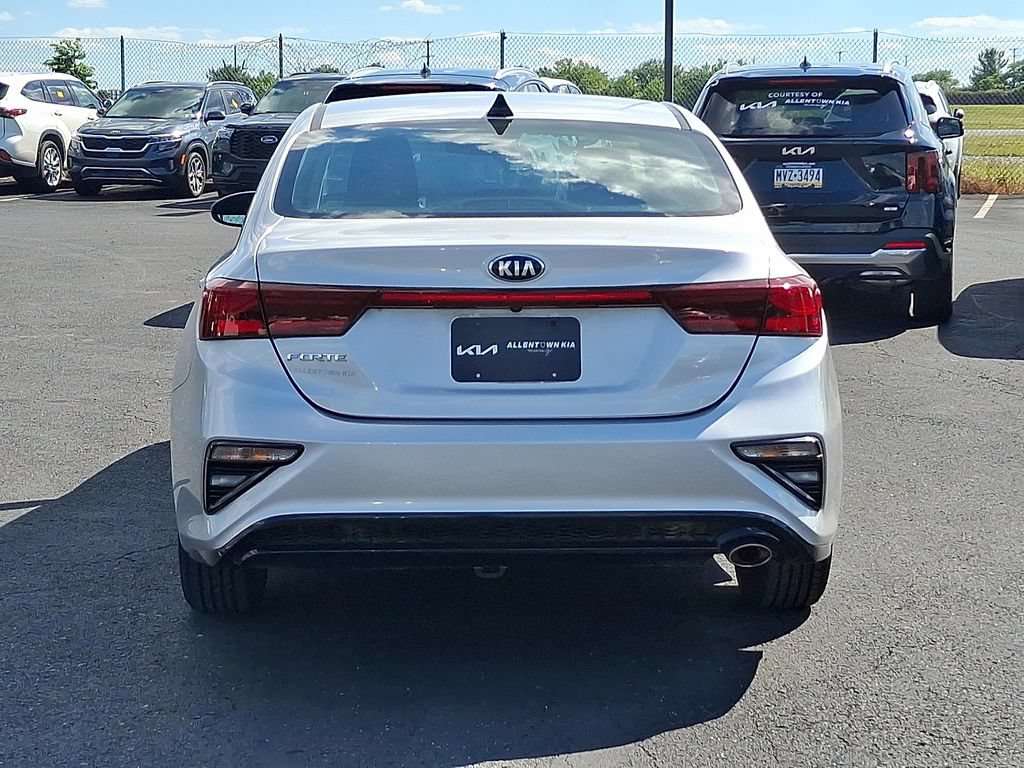 Used 2020 Kia Forte LXS FWD image 5