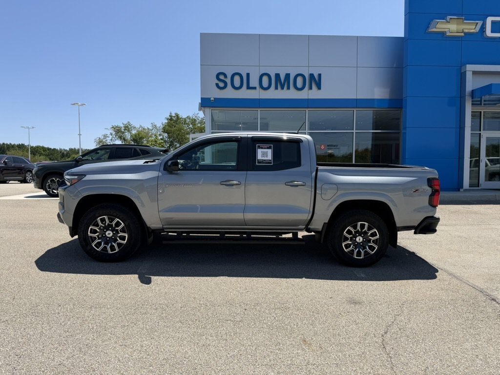 Certified 2024 Chevrolet Colorado Z71 w/ Z71 Convenience Package 2 AWD/4WD image 2