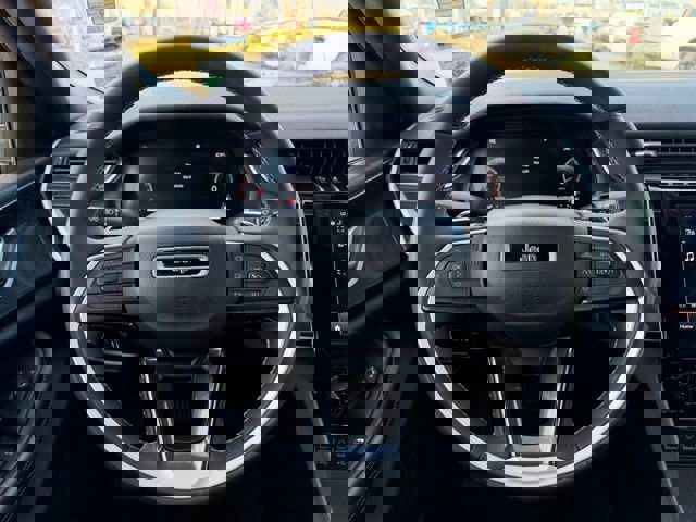 Used 2023 Jeep Grand Cherokee L Laredo image 17