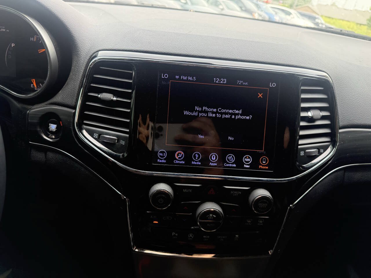 Used 2019 Jeep Grand Cherokee Limited AWD/4WD image 23