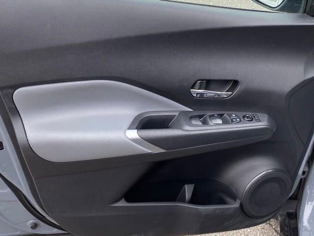 Used 2023 Nissan Kicks SR w/ SR Premium Package FWD image 13