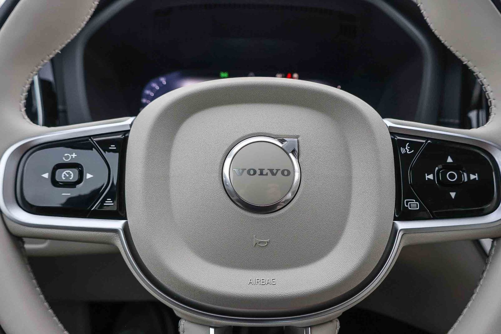 New 2026 Volvo XC60 T8 Ultra w/ Protection Package Premier image 39