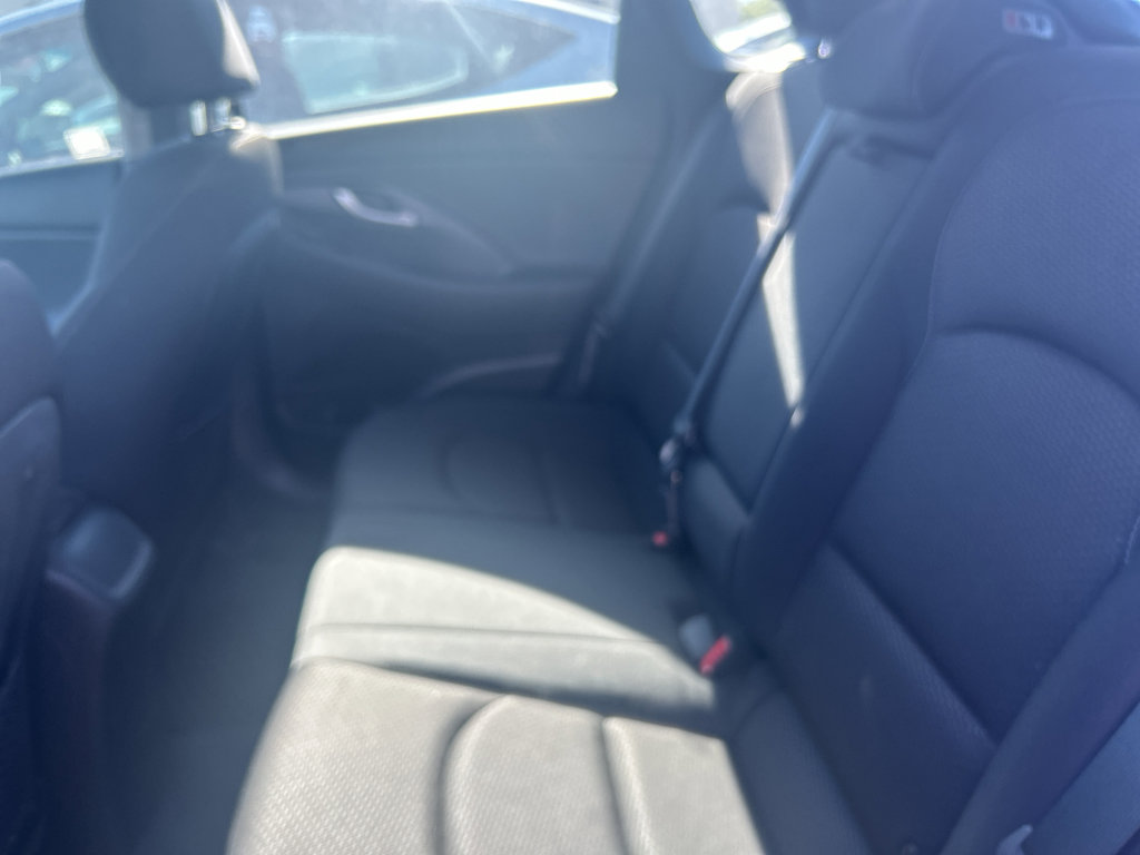 Used 2018 Hyundai Elantra GT FWD image 4