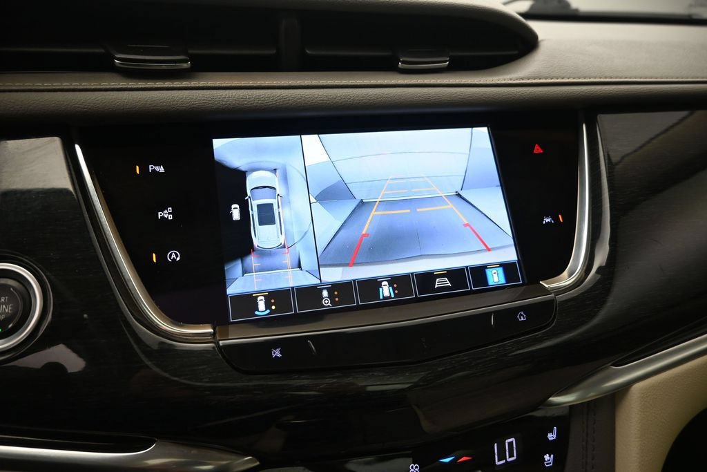 Used 2022 Cadillac XT6 Premium Luxury w/ Technology Package FWD image 16